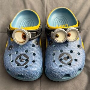 Kids Minions Blue and Yellow CROCS Clogs sandals 2